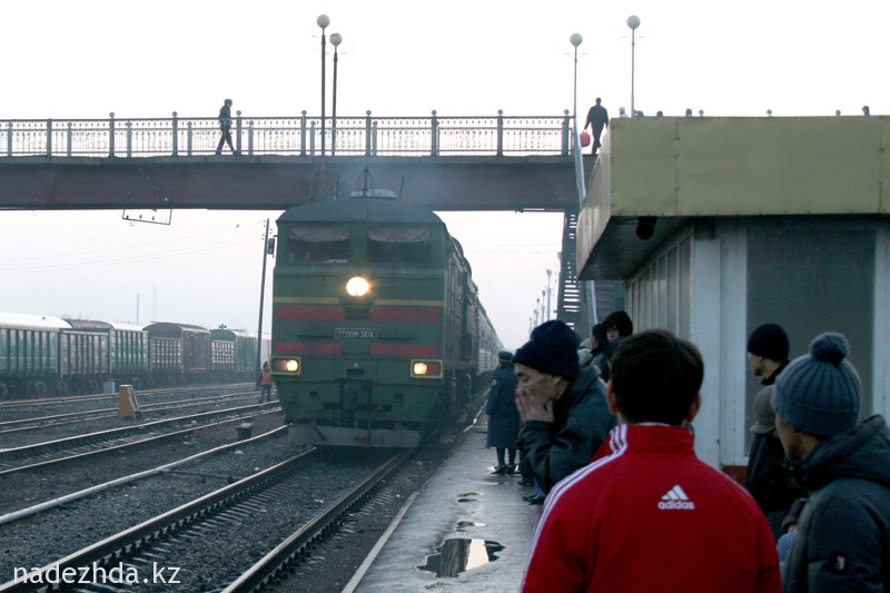 Поезд актюбинск. Поезд Уральск Астана. Уральск Астана. Поезд Уральск 614x.